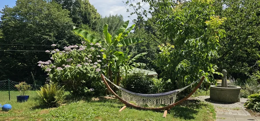 natur-garten Naturgarten mit Hängematte